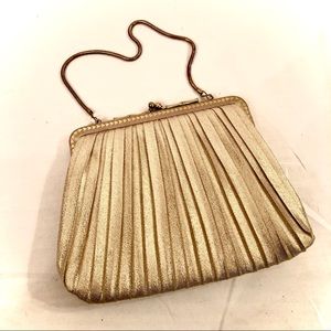 🌟Metallic champagne gold pleated purse🌟